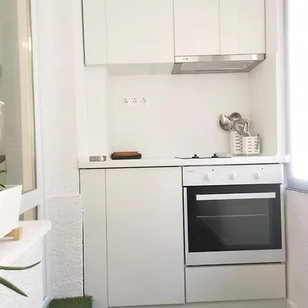 Tiny Hideaway - Charming By Sea Garden 아파트 *