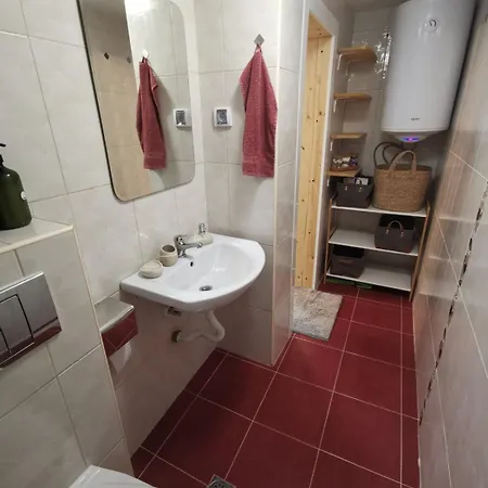 Apartment Tiny Hideaway - Charming One-room