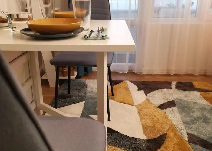 Tiny Hideaway - Charming By Sea Garden Апартаменты