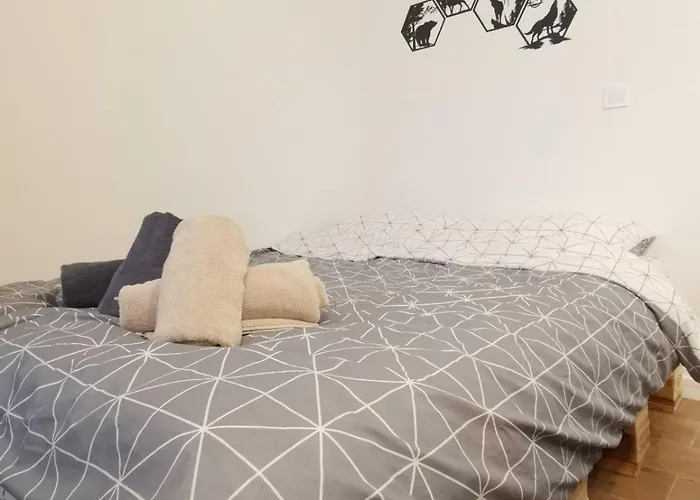 Апартаменты Tiny Hideaway - Charming By Sea Garden *